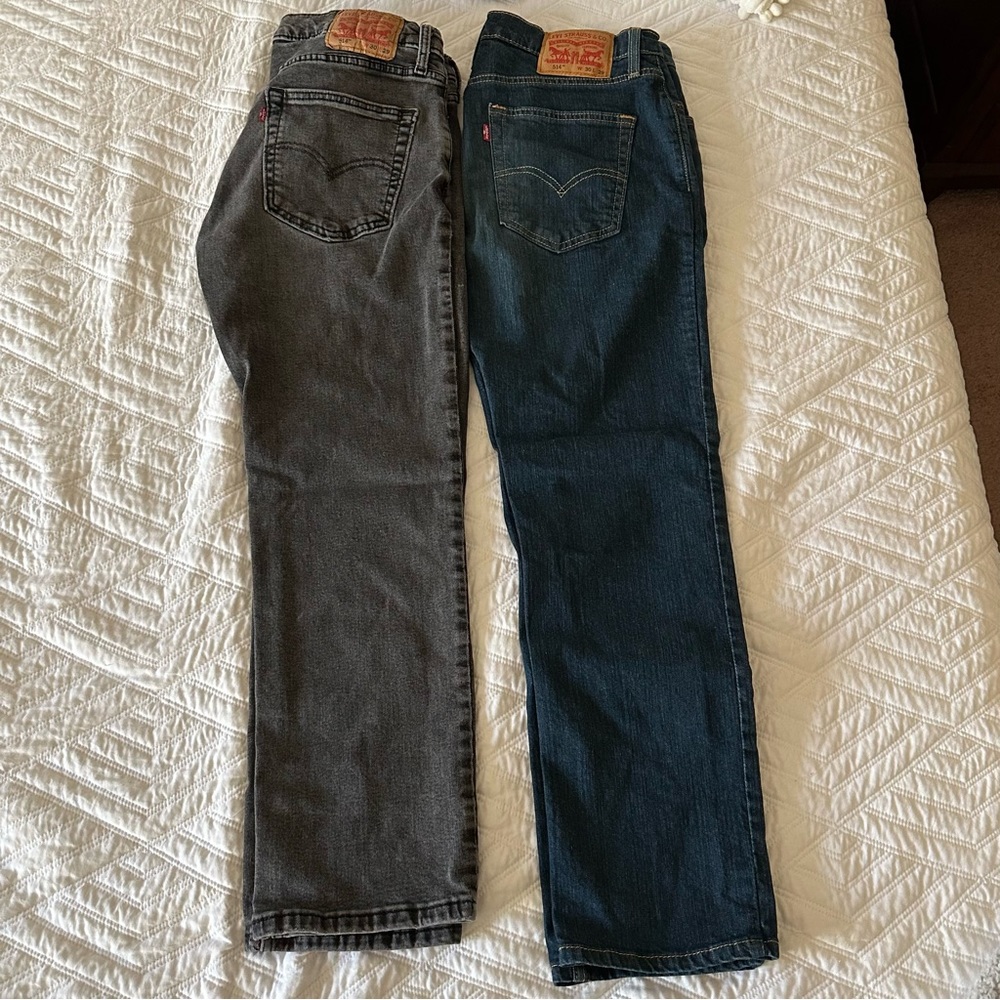 TWO Levi’s 514 Straight (READ DESCRIPTION)
